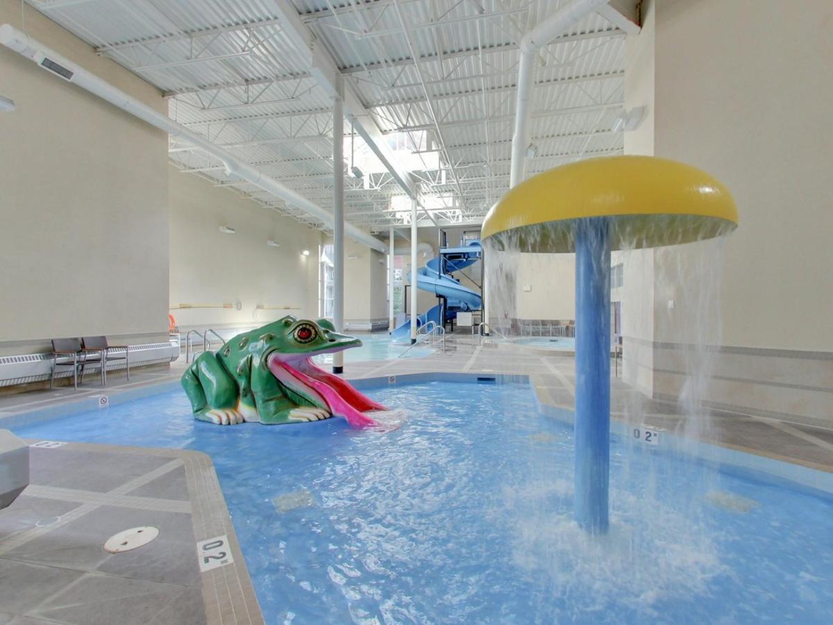 The Mountaineer By Instantsuites Pool & Hottub Canmore Exterior photo